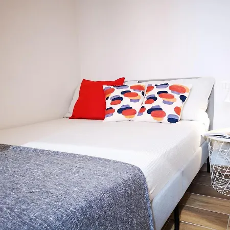 Cozy Flat 50 Meters From The Metro アパート